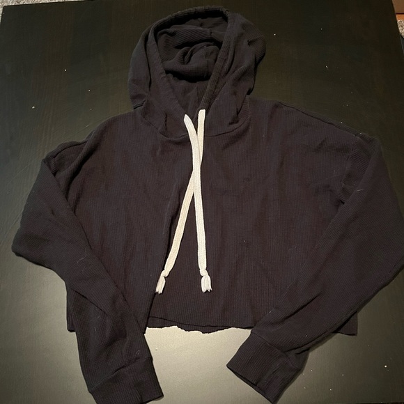 Black Forever 21 Long-Sleeve Thermal Material Hoodie Cut Into Crop Top, Size S - Picture 1 of 6